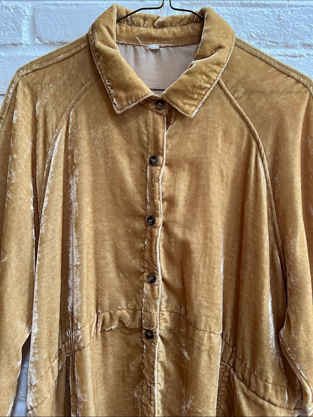 WISHLIST Gold Crushed Velvet Long sleeve Button Up collared Tunic length Shirt L - Picture 4 of 15
